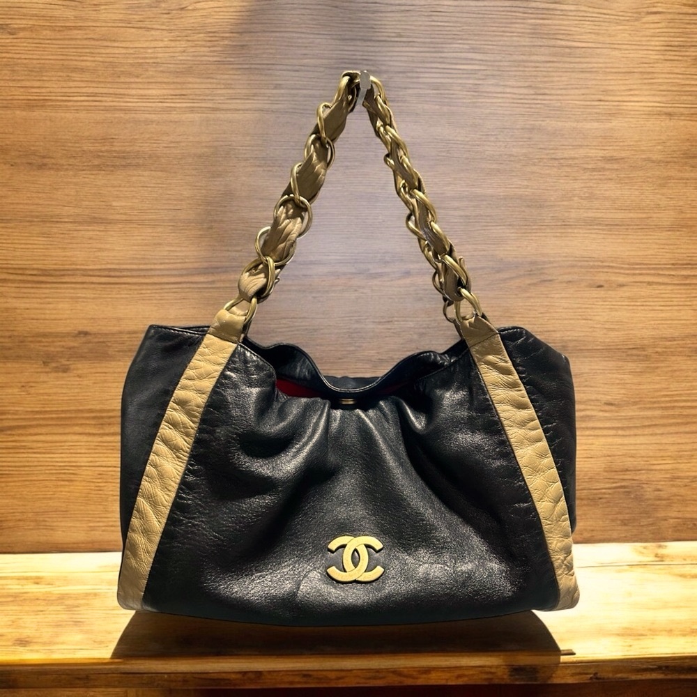 🔥 RARE Chanel Olsen Lambskin Hobo Bag - Picture 7 of 16